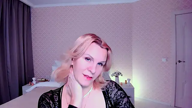 Louisa Bay online show from December 19, 2024, 7:40 am