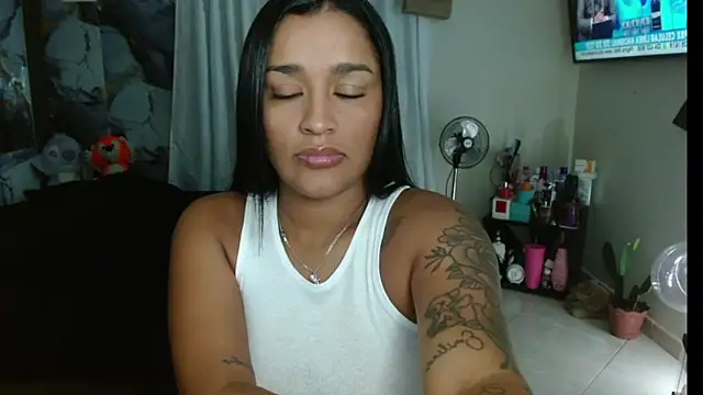 KatalinnaBrown online show from November 29, 2025, 10:18 am