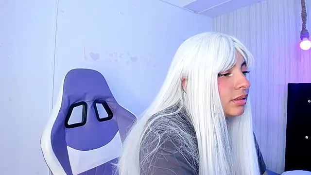 miku katsuragi online show from December 16, 2025, 2:16 am