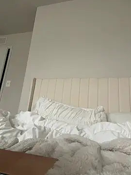 Snapshot of emilycoco chatting on February 22, 2026, 8:40 pm emilycoco online show from February 22, 2026, 8:40 pm