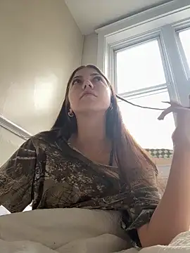 emilycoco online show from April 26, 2026, 8:28 pm