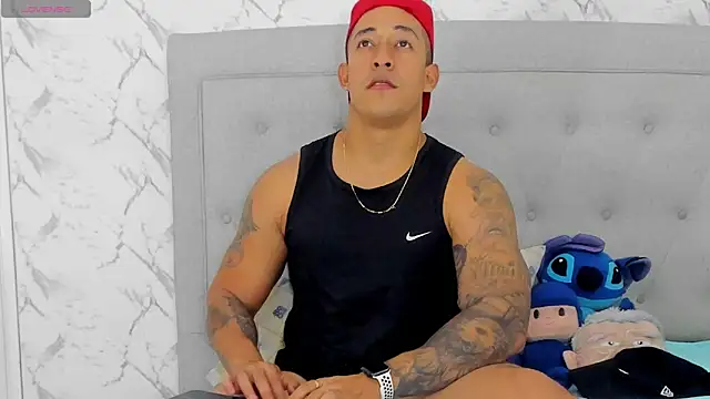 luigiferrara online show from December 21, 2025, 11:56 pm