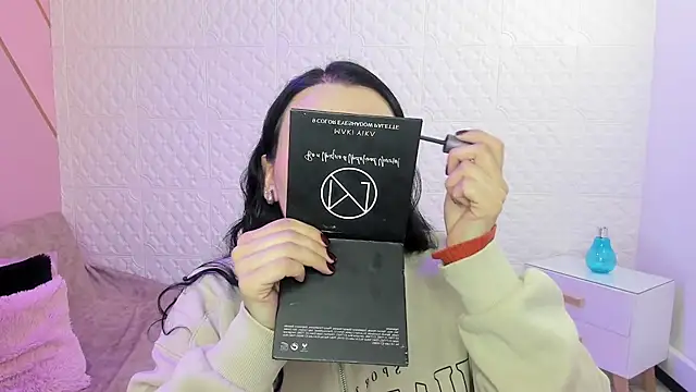 Violetaa diazz online show from October 9, 2025, 9:13 pm