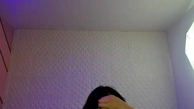 Violetaa diazz online show from December 2, 2025, 9:10 pm