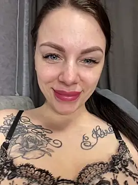 Lola Hale online show from February 5, 2026, 6:23 pm