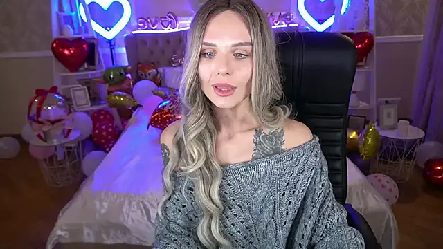 KiraGrayy online show from February 21, 2025, 5:09 pm