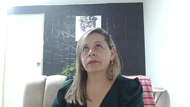 CINTHIA1609 online show from February 25, 2025, 11:00 pm