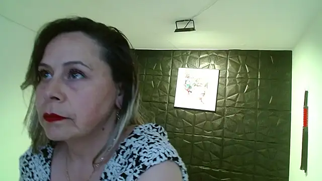 CINTHIA1609 online show from September 8, 2025, 8:19 pm