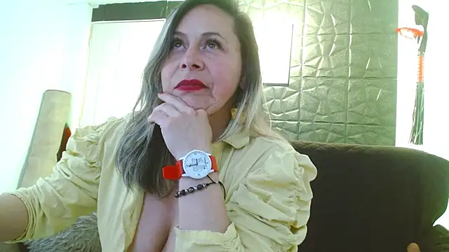 CINTHIA1609 online show from September 29, 2025, 8:02 pm