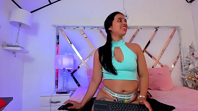 Snapshot of naughty__sara chatting on December 30, 2024, 6:27 pm naughty sara online show from December 30, 2024, 6:27 pm