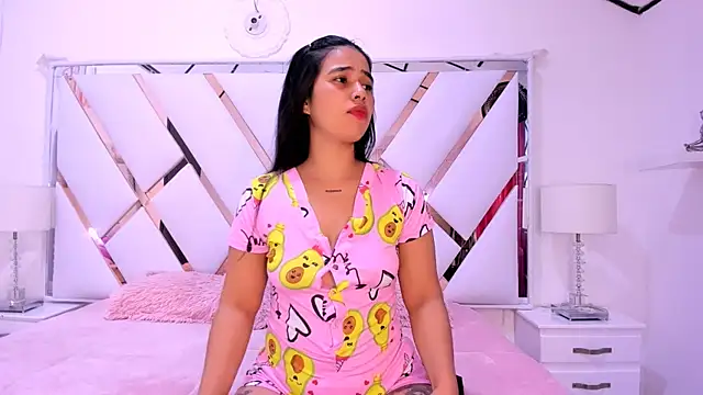 Snapshot of naughty__sara chatting on February 12, 2025, 11:18 am naughty sara online show from February 12, 2025, 11:18 am