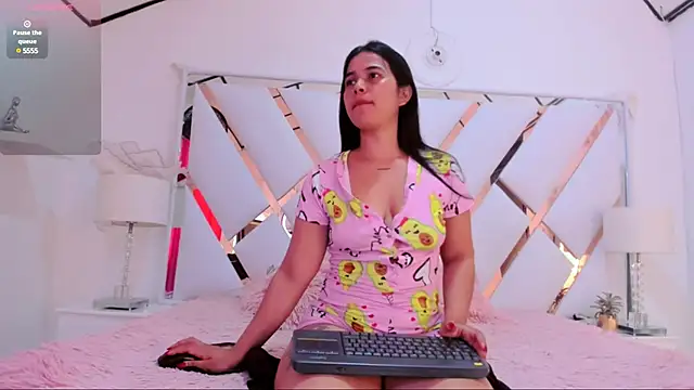 Snapshot of naughty__sara chatting on March 4, 2025, 2:53 pm naughty sara online show from March 4, 2025, 2:53 pm