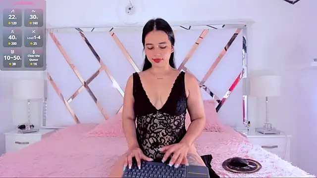 Snapshot of naughty__sara chatting on March 12, 2025, 11:31 am naughty sara online show from March 12, 2025, 11:31 am