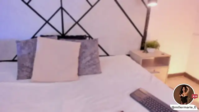 marie miller  online show from November 4, 2025, 12:59 pm