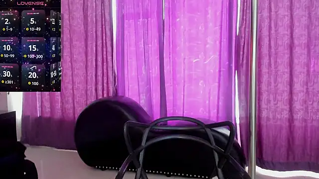 Coral Gibson online show from October 6, 2025, 1:19 pm