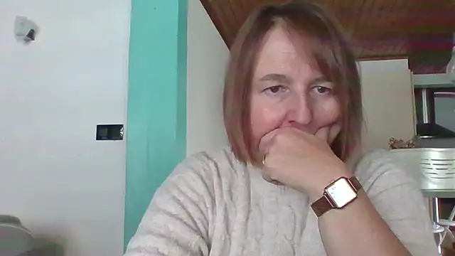 Snapshot of Sandcoq chatting on November 20, 2025, 10:15 am Sandcoq online show from November 20, 2025, 10:15 am