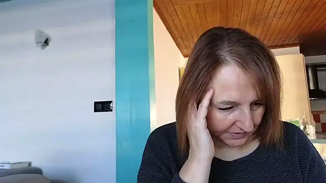 Snapshot of Sandcoq chatting on December 4, 2025, 9:18 am Sandcoq online show from December 4, 2025, 9:18 am