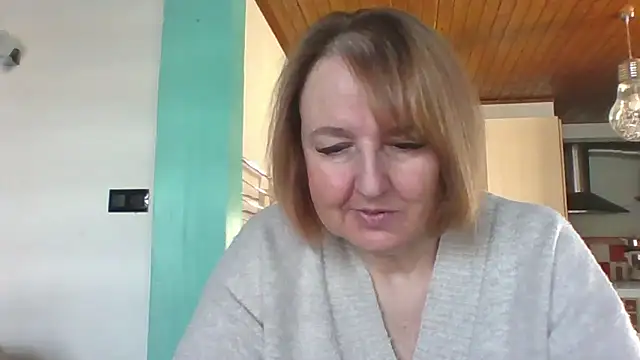 Snapshot of Sandcoq chatting on February 9, 2026, 9:35 am Sandcoq online show from February 9, 2026, 9:35 am