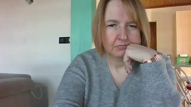 Snapshot of Sandcoq chatting on February 24, 2026, 10:02 am Sandcoq online show from February 24, 2026, 10:02 am