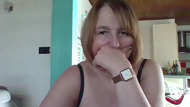 Snapshot of Sandcoq chatting on March 5, 2026, 1:40 pm Sandcoq online show from March 5, 2026, 1:40 pm