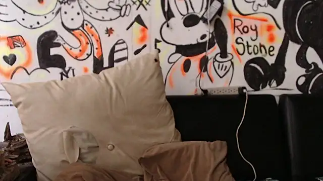 roystonee01 online show from January 31, 2026, 9:02 pm