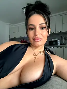 Snapshot of melissablack chatting on September 30, 2025, 7:35 am melissablack online show from September 30, 2025, 7:35 am