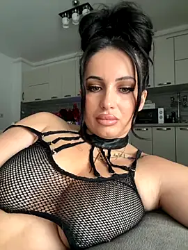 Snapshot of melissablack chatting on October 23, 2025, 7:18 am melissablack online show from October 23, 2025, 7:18 am