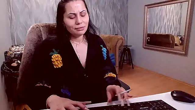 Sara Poison online show from February 10, 2025, 3:35 am