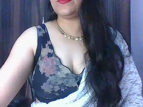 Snapshot of santurmom chatting on July 3, 2026, 6:36 pm santurmom online show from July 3, 2026, 6:36 pm