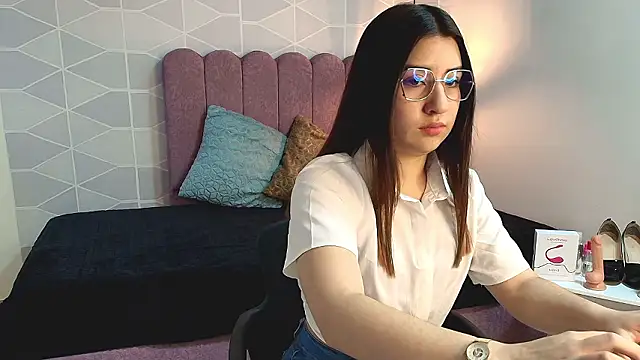 Snapshot of Aly_Cute_ chatting on December 2, 2024, 12:07 pm Aly Cute online show from December 2, 2024, 12:07 pm