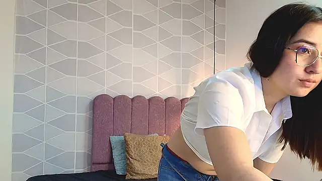 Snapshot of Aly_Cute_ chatting on December 2, 2024, 3:25 pm Aly Cute online show from December 2, 2024, 3:25 pm