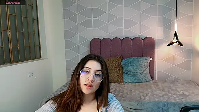 Snapshot of Aly_Cute_ chatting on January 7, 2025, 9:14 pm Aly Cute online show from January 7, 2025, 9:14 pm