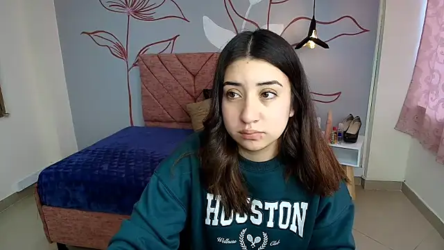 Snapshot of Aly_Cute_ chatting on January 18, 2025, 12:04 pm Aly Cute online show from January 18, 2025, 12:04 pm