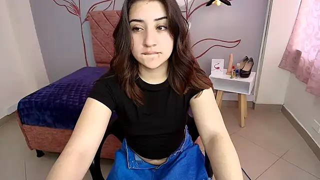 Snapshot of Aly_Cute_ chatting on January 18, 2025, 6:10 pm Aly Cute online show from January 18, 2025, 6:10 pm