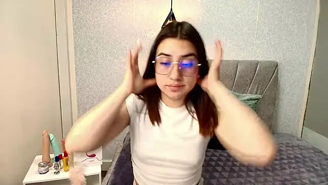 Snapshot of Aly_Cute_ chatting on March 8, 2025, 7:20 pm Aly Cute online show from March 8, 2025, 7:20 pm