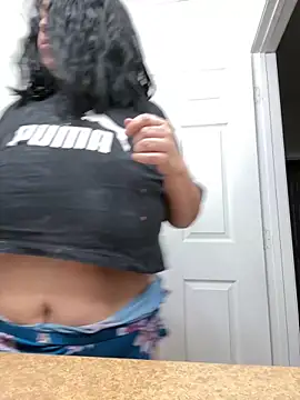 Snapshot of AlyssiaAmoreXO chatting on December 18, 2025, 4:46 pm AlyssiaAmoreXO online show from December 18, 2025, 4:46 pm