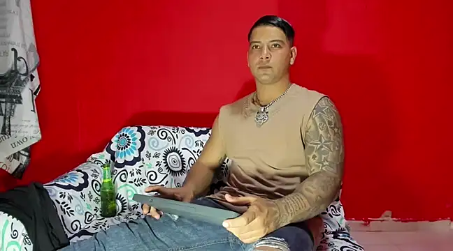 Snapshot of paul_luis chatting on February 21, 2025, 2:28 am paul luis online show from February 21, 2025, 2:28 am