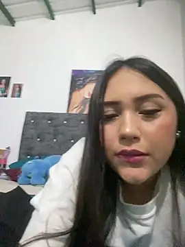YuliiCamm online show from December 17, 2024, 11:49 pm
