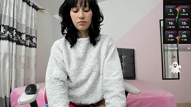 Camcrush   online show from December 16, 2024, 10:45 pm