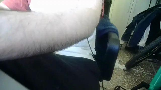 sbrodo96 online show from April 15, 2026, 8:53 pm