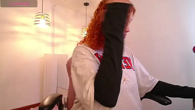 Missbrave1 online show from December 31, 2024, 5:29 pm
