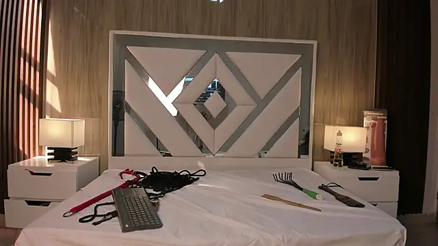 ValentinaThomas online show from October 7, 2025, 8:17 pm