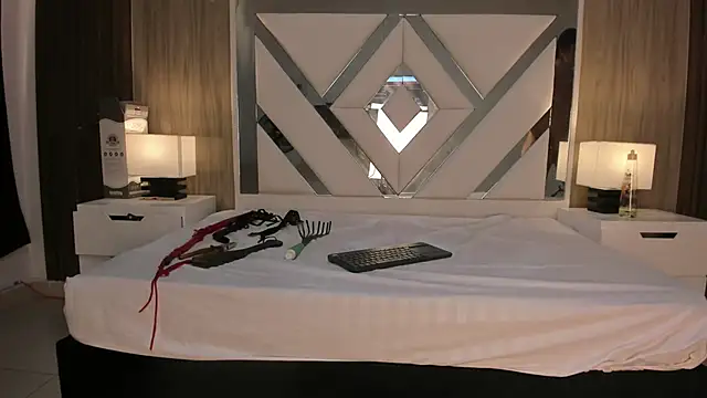 ValentinaThomas online show from October 18, 2025, 7:25 pm