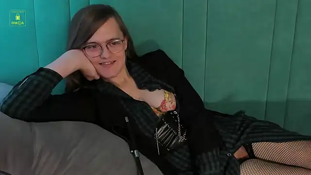 YukoFanee online show from December 19, 2024, 8:34 pm