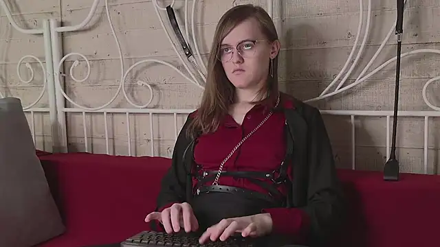 YukoFanee online show from February 28, 2025, 10:30 am