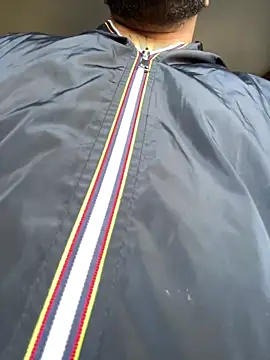 Dikkiduohottt online show from October 7, 2025, 11:40 am