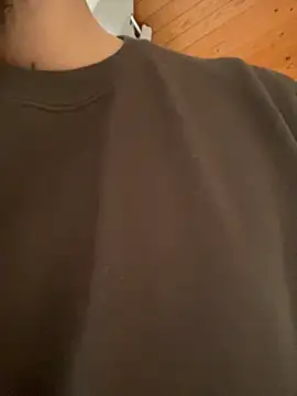 Dikkiduohottt online show from February 18, 2026, 3:52 pm