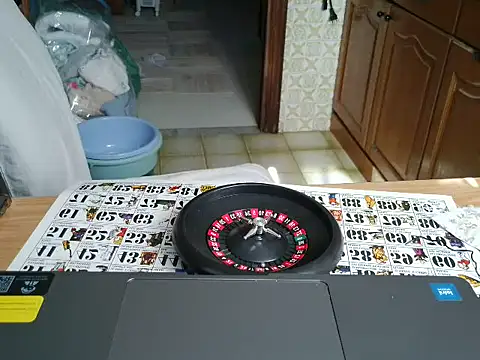 VeneRed online show from October 4, 2025, 9:18 am