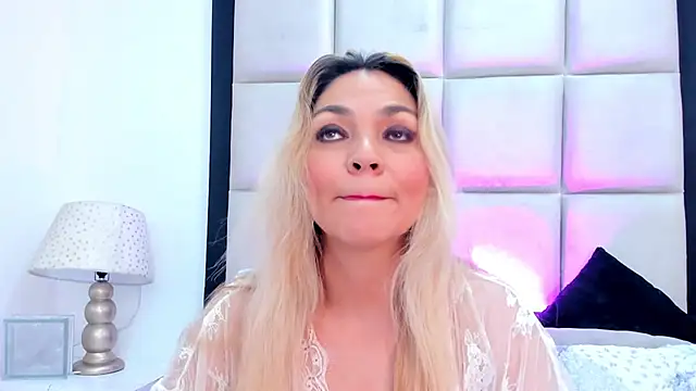 MalorySweet online show from December 29, 2024, 12:23 pm