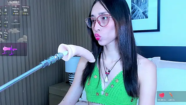 doll bella  online show from November 29, 2025, 8:01 pm